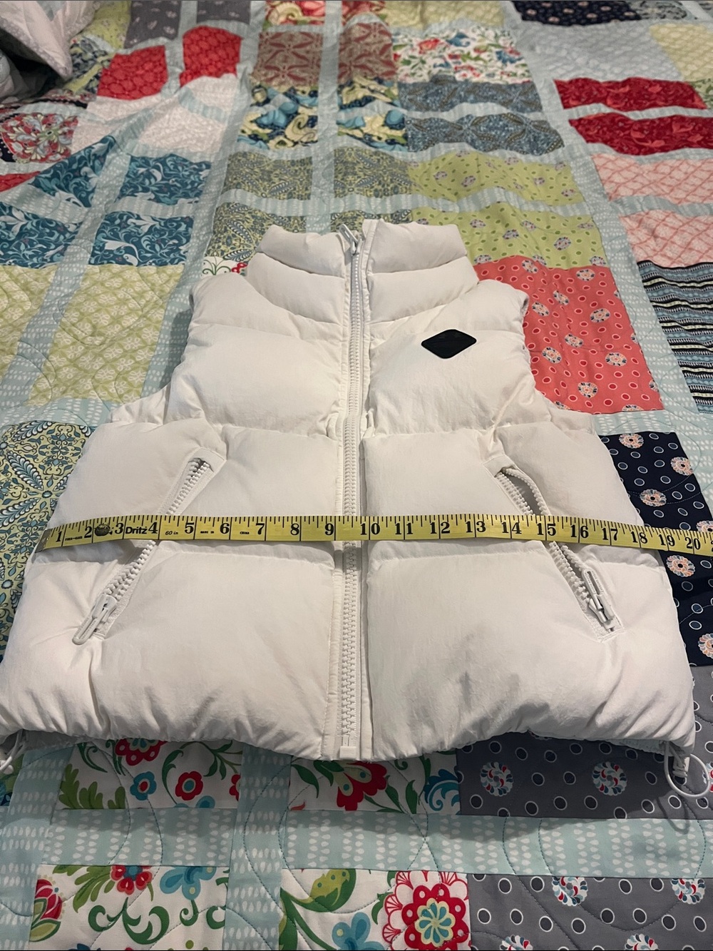 Under Armour Women’s White Quilted Puffer Vest - Picture 7 of 9